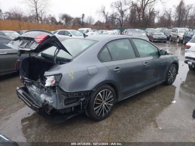 3VWD17AJ1GM330393 Volkswagen Jetta 1.8t Sport