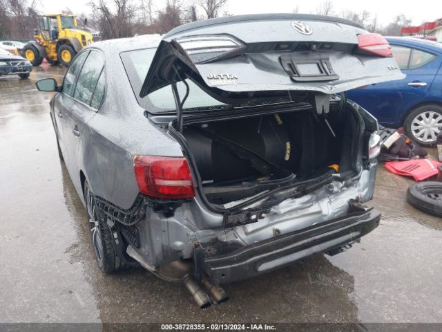 3VWD17AJ1GM330393 Volkswagen Jetta 1.8t Sport