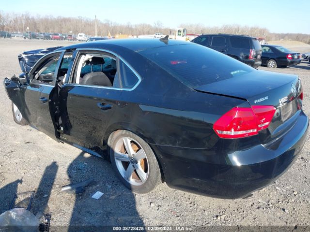 1VWAT7A31EC023156 Volkswagen Passat 1.8t Wolfsburg Edition