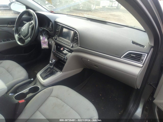 Hyundai Elantra Value Edition 2018 5NPD84LFXJH360141 Image 5