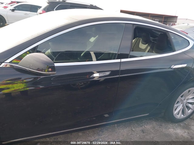 Tesla Model S 60/70/75/85 2016 5YJSA1E18GF150978 Image 15