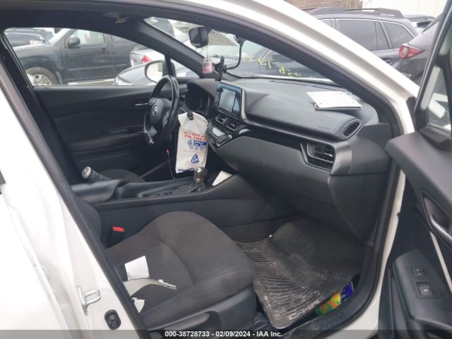 NMTKHMBX9JR005908 Toyota C-hr Xle Premium