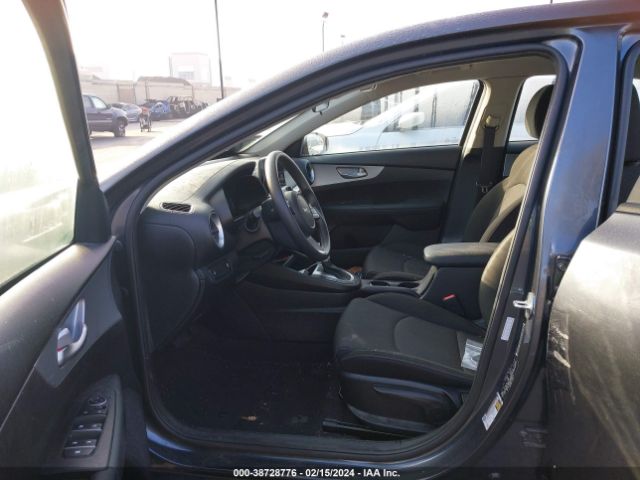 3KPF24AD8PE568821 KIA FORTE LX
