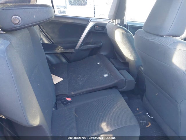 JTMBFREV9GJ094951 Toyota RAV4 LE