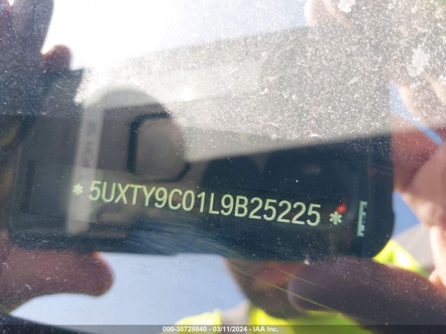 2020 BMW X3 5UXTY9C01L9B25225 Photo 8