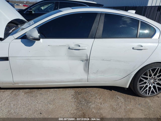 2017 JAGUAR XE SAJAR4BG9HA962672 Photo 5