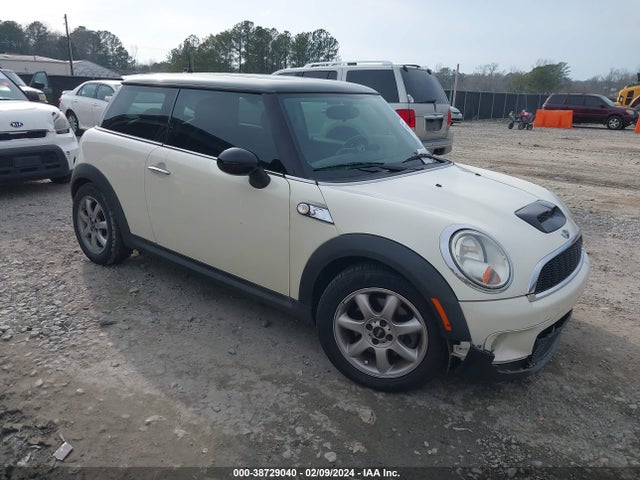 2010 MINI COOPER S WMWMF7C51ATZ70288 Photo 0