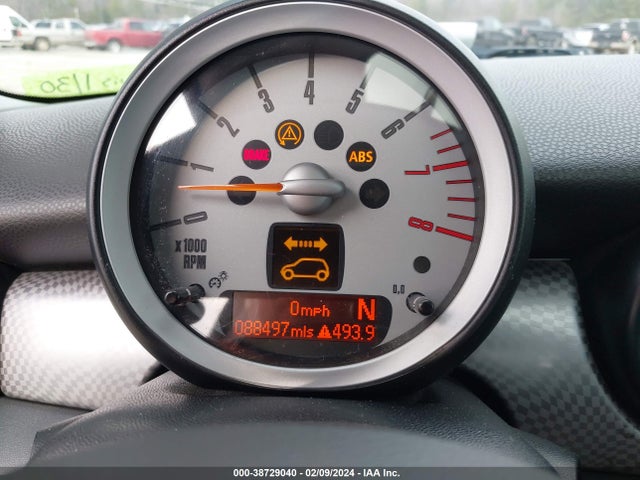 2010 MINI COOPER S WMWMF7C51ATZ70288 Photo 6