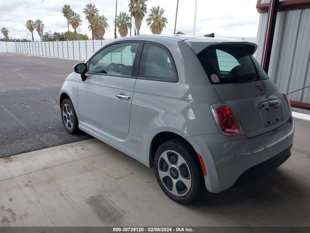 2017 FIAT 500E 3C3CFFGE3HT565619 Photo 2