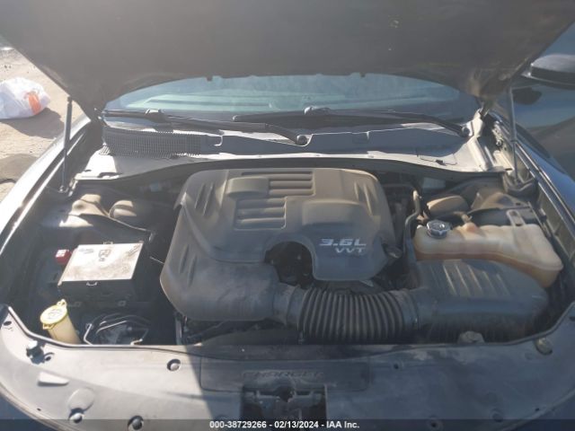 2C3CDXHG9JH281390 Dodge Charger Sxt Plus Rwd
