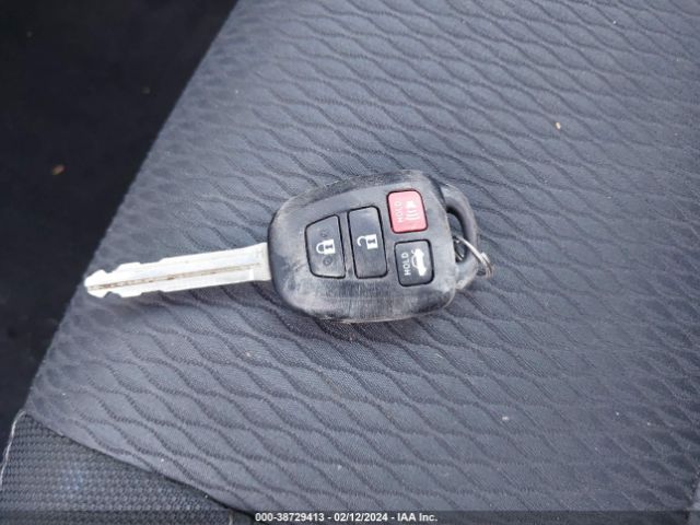 2T1BURHE0JC007426 Toyota COROLLA LE