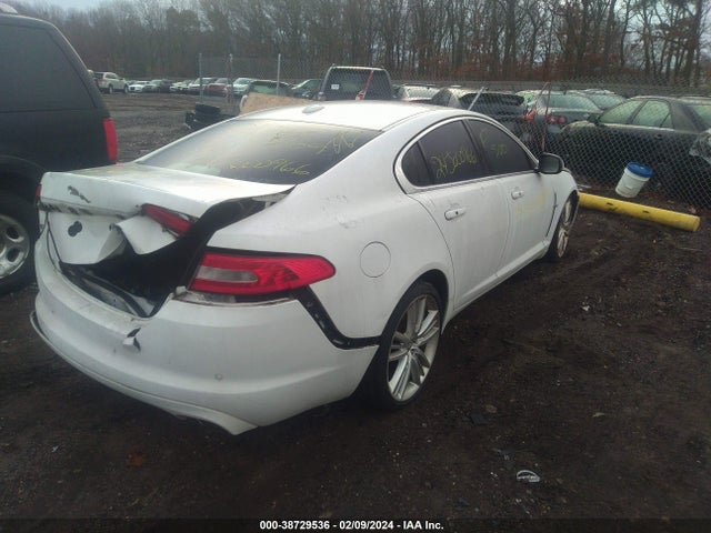 2011 JAGUAR XF SAJWA0HE7BMS01379 Photo 3