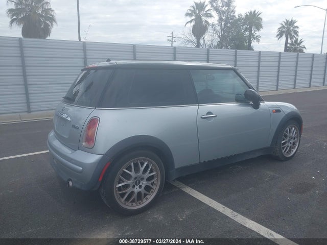 2003 MINI COOPER WMWRC33433TE15329 Photo 3