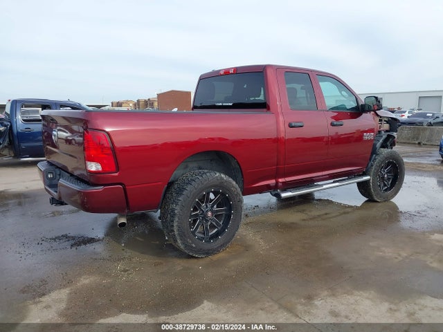 RAM 1500 Express Quad Cab 4x4 6'4 Box 2018 1C6RR7FG6JS270079 Image 4