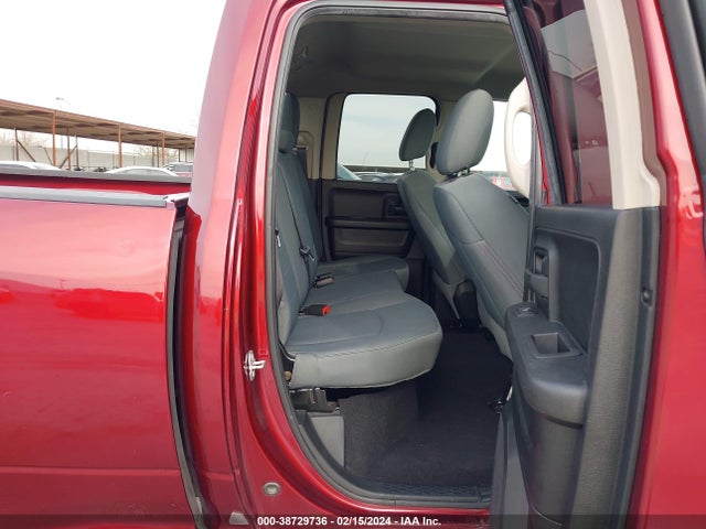 RAM 1500 Express Quad Cab 4x4 6'4 Box 2018 1C6RR7FG6JS270079 Image 8