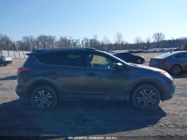 Toyota RAV4 LE 2017 JTMBFREV0HJ702826 Image 13