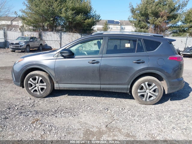 Toyota RAV4 LE 2017 JTMBFREV0HJ702826 Image 14