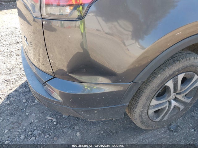 Toyota RAV4 LE 2017 JTMBFREV0HJ702826 Image 6