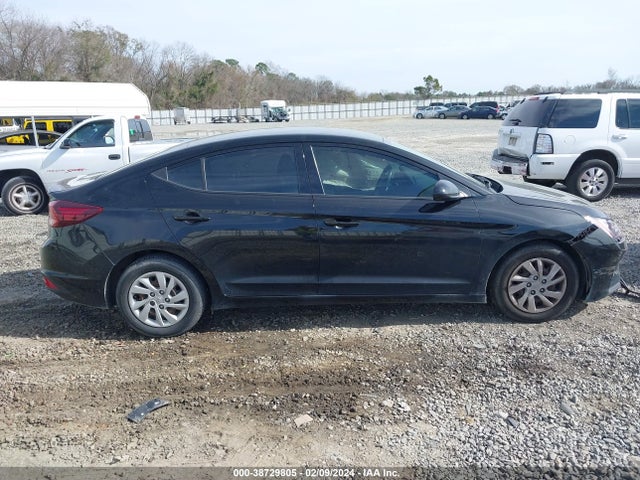 Hyundai ELANTRA SE 2019 5NPD74LFXKH437076 Image 13