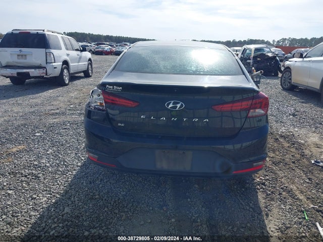 Hyundai ELANTRA SE 2019 5NPD74LFXKH437076 Image 16