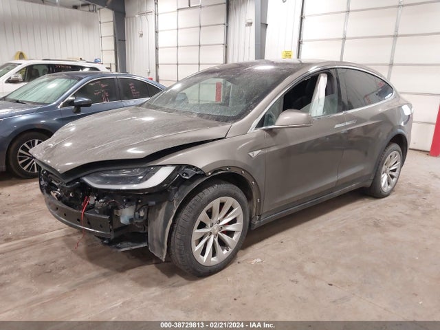Tesla Model X 60d/p100d/p90d 2016 5YJXCAE40GF007873 Image 2
