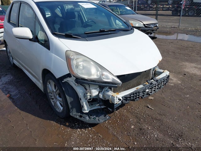 2010 HONDA FIT SPORT VIN: JHMGE8H42AC033764