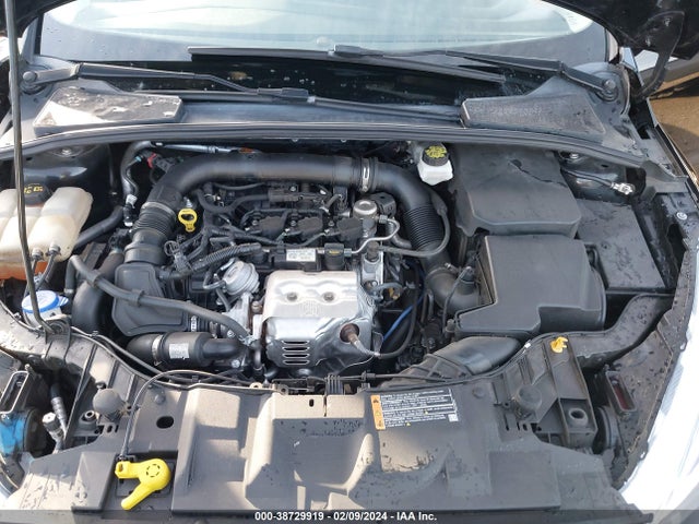 Ford FOCUS SE 2018 1FADP3FE2JL244885 Image 10