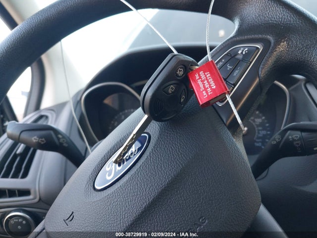 Ford FOCUS SE 2018 1FADP3FE2JL244885 Image 11