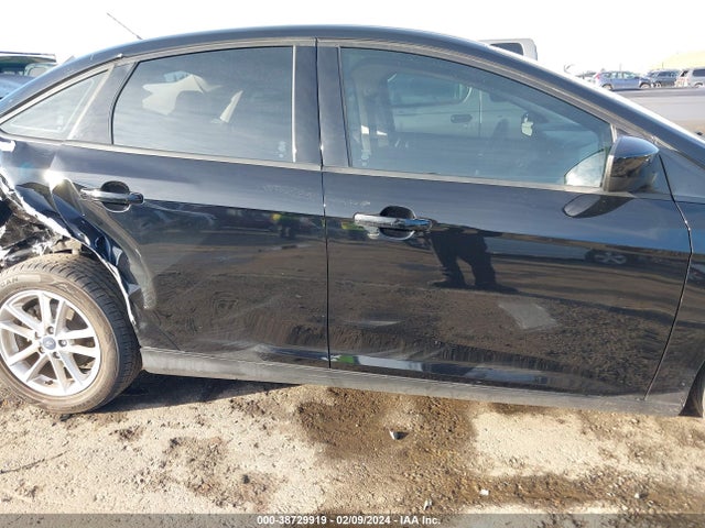 Ford FOCUS SE 2018 1FADP3FE2JL244885 Image 13