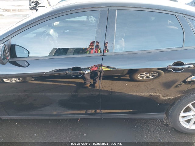 Ford FOCUS SE 2018 1FADP3FE2JL244885 Image 14