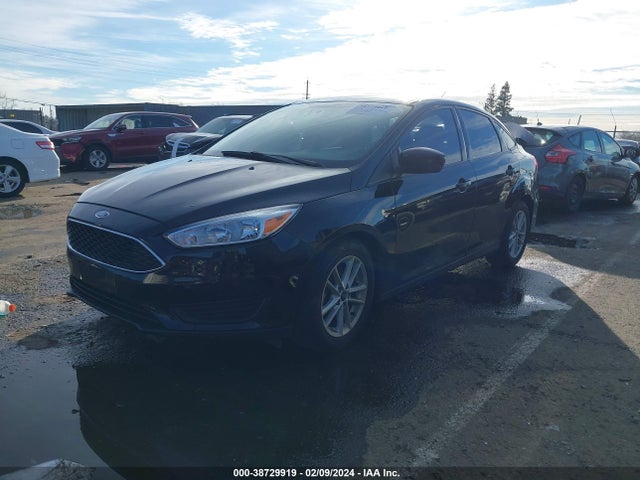 Ford FOCUS SE 2018 1FADP3FE2JL244885 Image 2