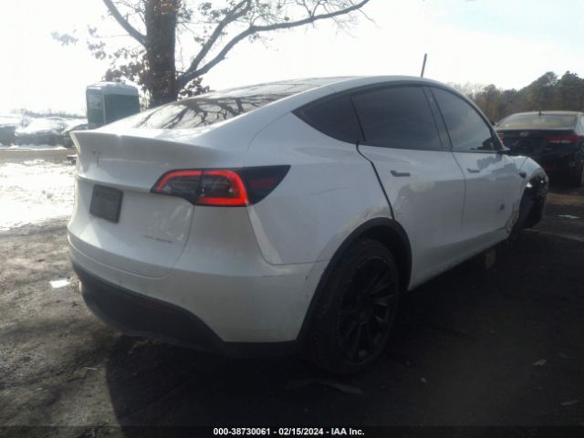 2021 TESLA MODEL Y 5YJYGDEE3MF250303 Photo 3