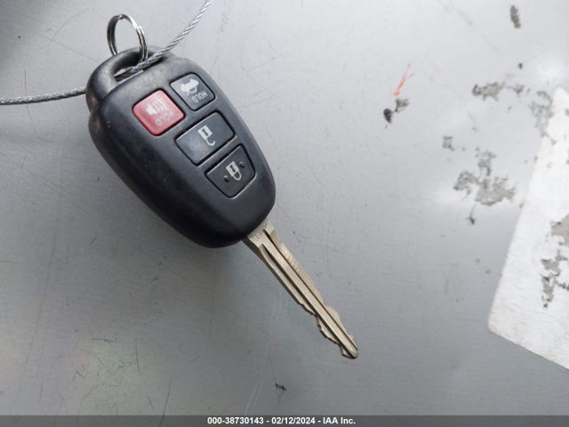 Toyota COROLLA LE 2016 5YFBURHE7GP499140 Image 11