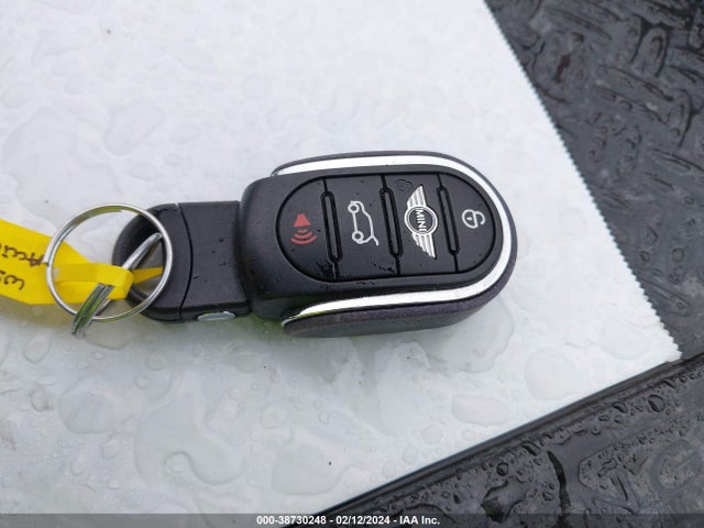 2018 MINI COUNTRYMAN WMZYV9C33J3B91804 Photo 10