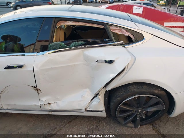 Tesla Model S 60/75 2017 5YJSA1E10HF204985 Image 6