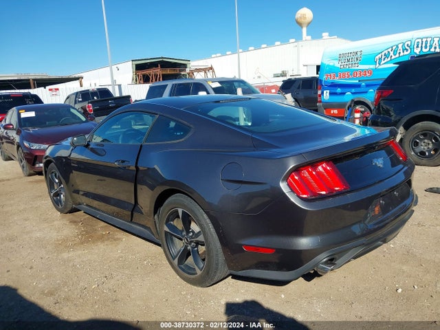 Ford Mustang Ecoboost 2018 1FA6P8TH3J5117216 Image 3