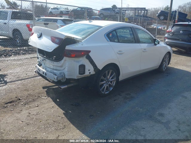 Mazda Mazda3 Preferred Package 2019 JM1BPBDM0K1118270 Image 4