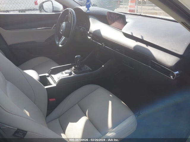 Mazda Mazda3 Preferred Package 2019 JM1BPBDM0K1118270 Image 5