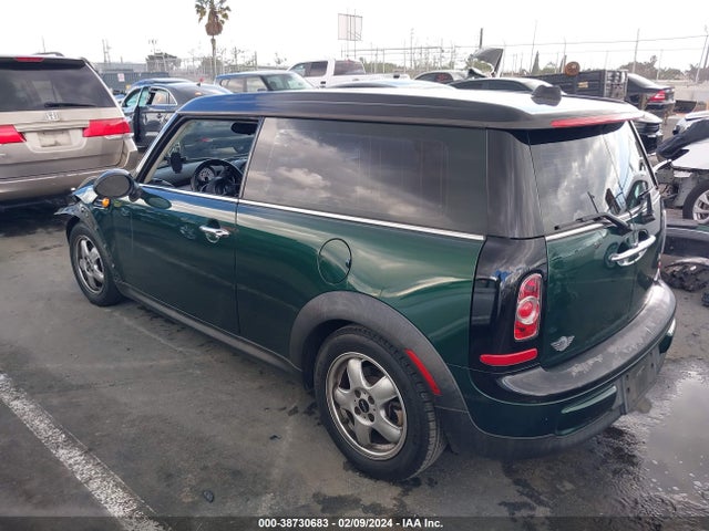 2011 MINI COOPER CLUBMAN WMWZF3C52BT188338 Photo 2
