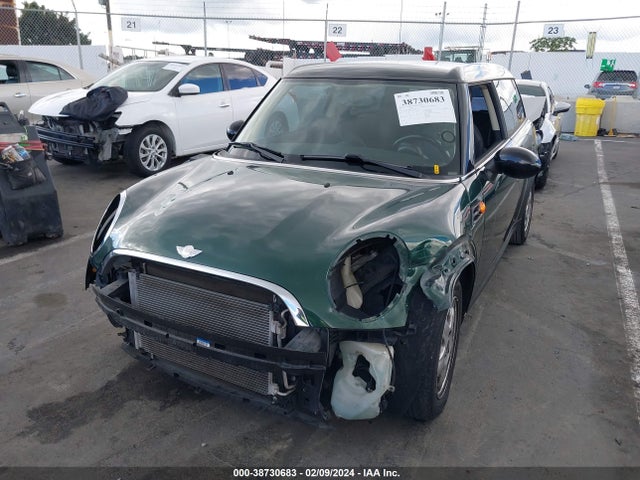 2011 MINI COOPER CLUBMAN WMWZF3C52BT188338 Photo 5