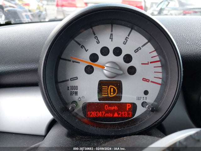 2011 MINI COOPER CLUBMAN WMWZF3C52BT188338 Photo 6