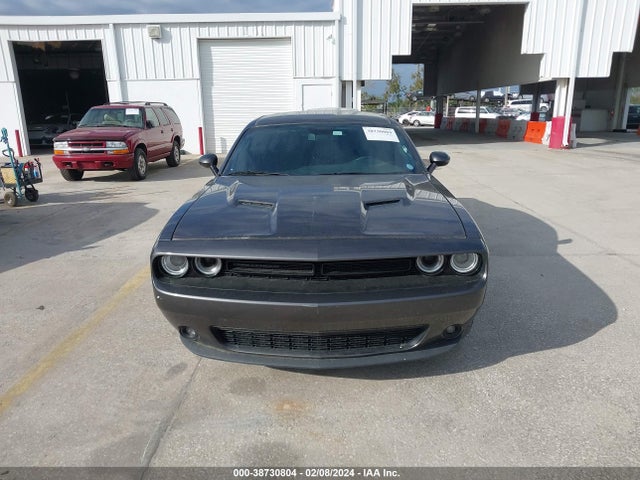 Dodge Challenger Sxt 2018 2C3CDZAG8JH219307 Image 13