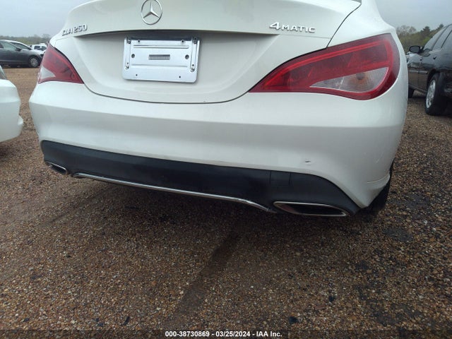 WDDSJ4GB4JN560912 Mercedes-Benz CLA 250 4MATIC