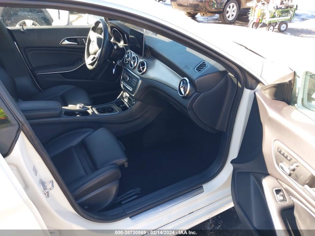 WDDSJ4GB4JN560912 Mercedes-Benz CLA 250 4MATIC
