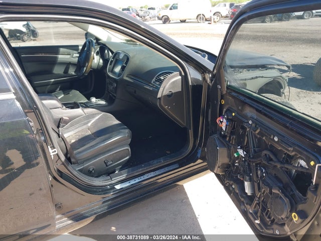 2C3CCAEG9GH207111 Chrysler 300C