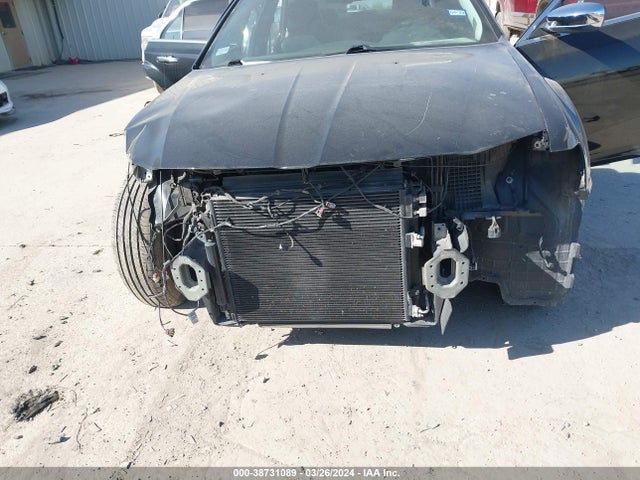 2C3CCAEG9GH207111 Chrysler 300C