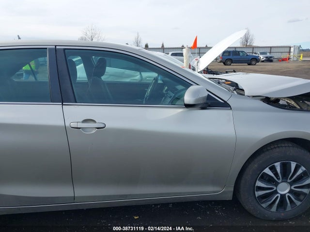 2016 TOYOTA CAMRY LE VIN: 4T4BF1FK6GR567453