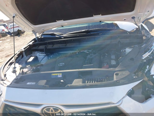 Toyota Highlander Xle 2022 5TDHZRBH8NS568100 Image 10
