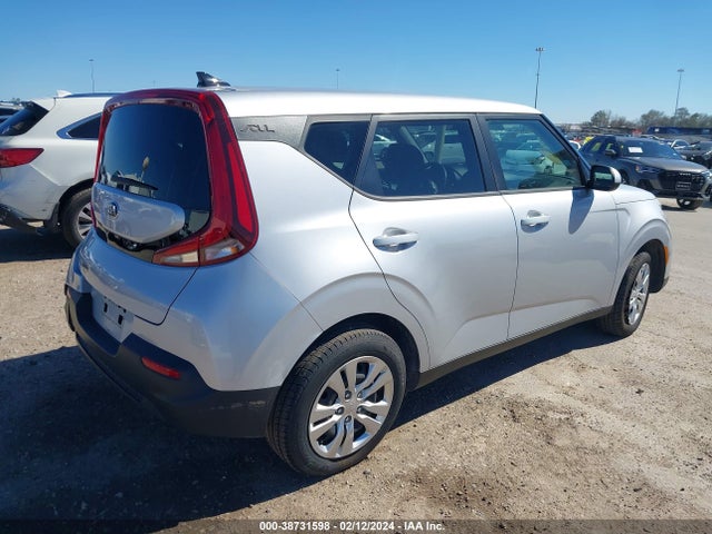 KIA SOUL LX 2020 KNDJ23AU9L7072697 Image 4
