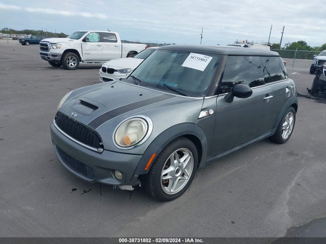 2010 MINI COOPER S WMWMF7C57ATZ73633 Photo 1